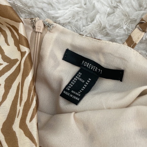 Pretty dress✨ - Picture 2 of 2